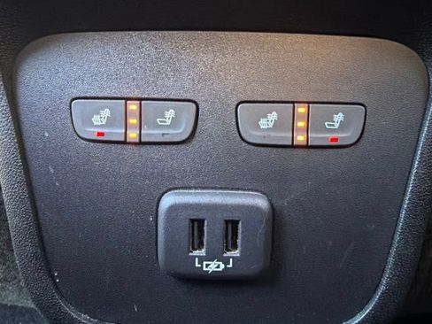 Used 2019 Chevrolet Equinox Premier FWD image 20