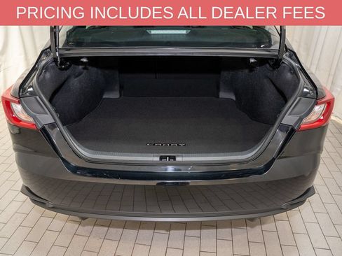 Used 2025 Toyota Camry SE w/ Convenience Package AWD/4WD image 5