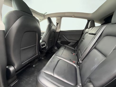 Used 2023 Tesla Model Y Long Range AWD/4WD image 18