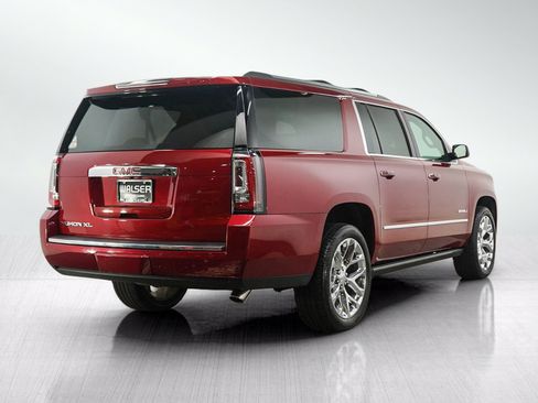 Used 2015 GMC Yukon XL Denali w/ Premium Package AWD/4WD image 5