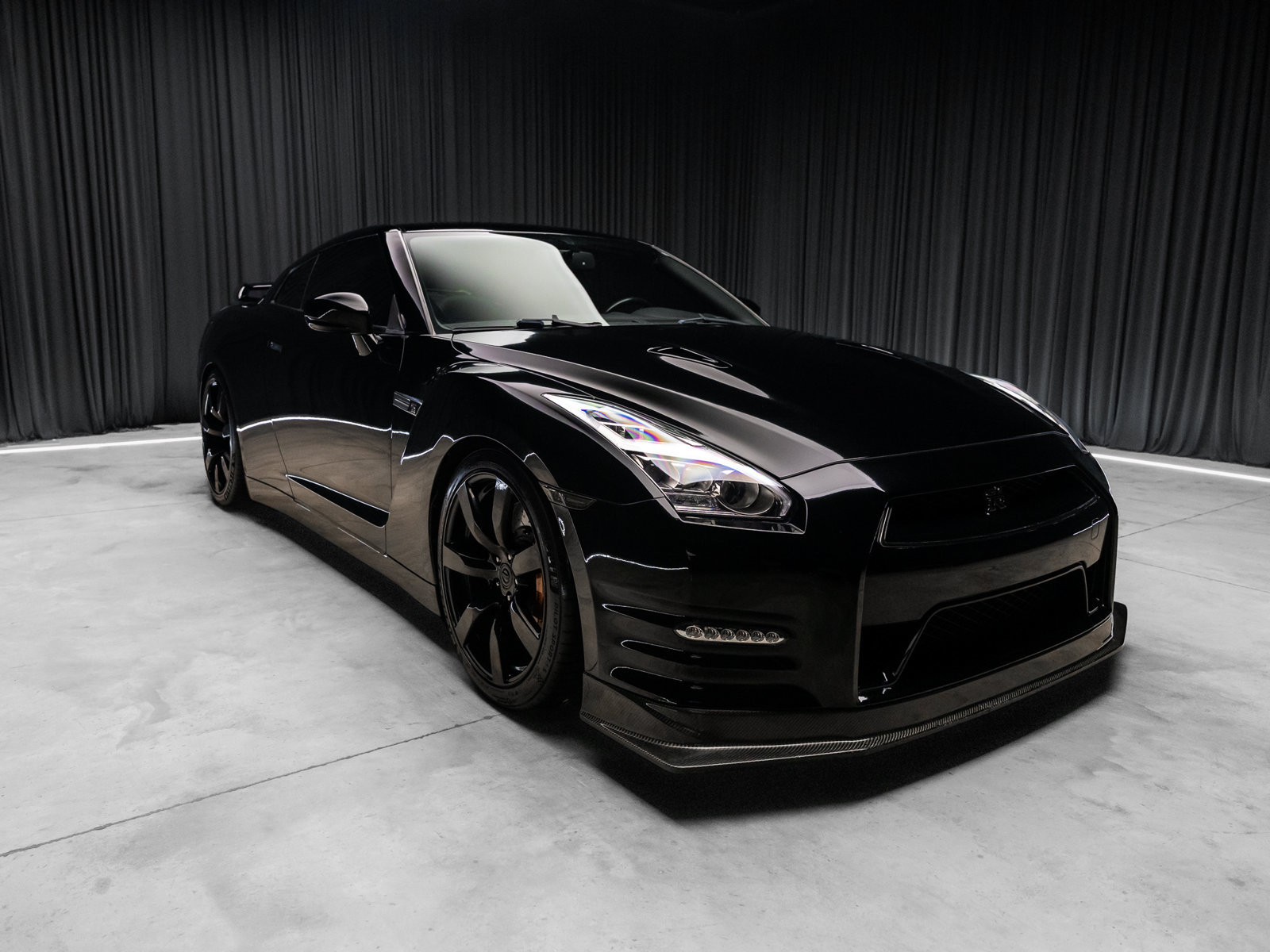 Used 2009 Nissan GT-R Premium AWD/4WD image 11
