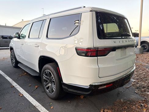 Used 2024 Jeep Wagoneer Series II w/ Flexible Seating Group RWD image 4