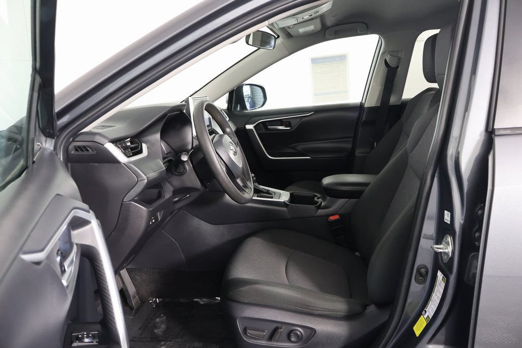 Used 2024 Toyota RAV4 XLE FWD image 10