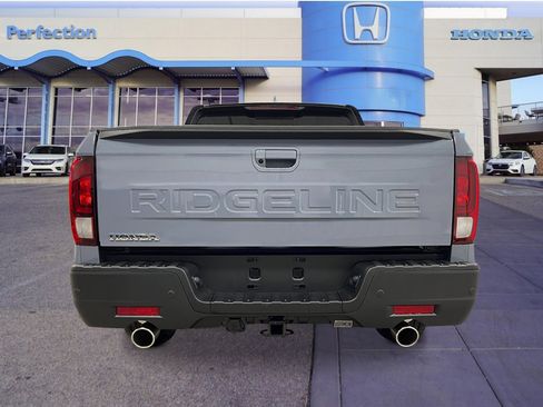 New 2026 Honda Ridgeline Black Edition image 4