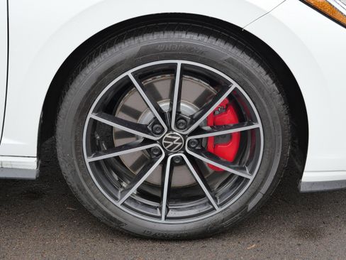 Certified 2025 Volkswagen Jetta GLI Autobahn image 15