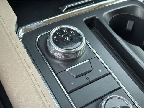 Used 2023 Ford Expedition Max XLT image 17
