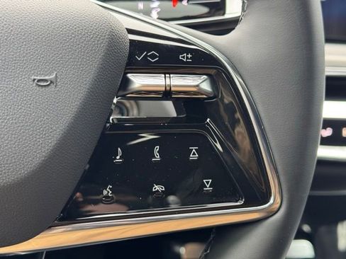 New 2025 Cadillac Lyriq Luxury image 23