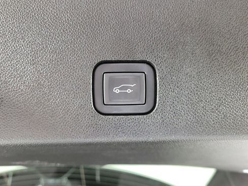 Certified 2024 Cadillac XT6 Premium Luxury w/ Technology Package FWD image 9
