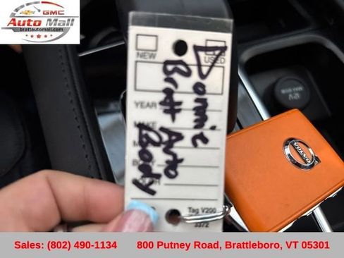 Used 2024 Volvo XC90 T8 Plus w/ Protection Package image 31