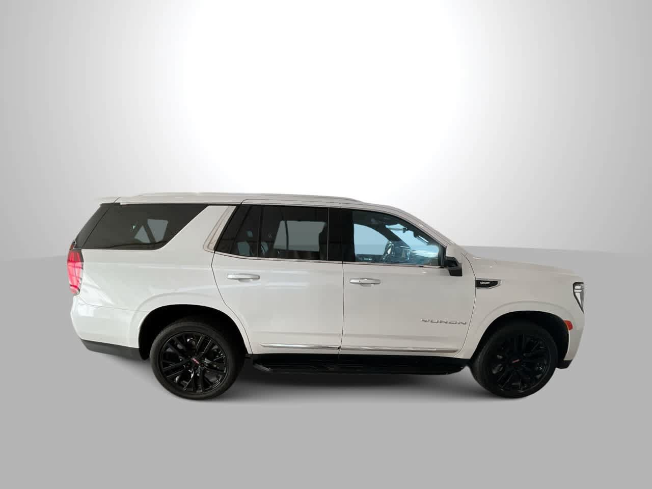 Used 2023 GMC Yukon SLT w/ SLT Luxury Package AWD/4WD image 9