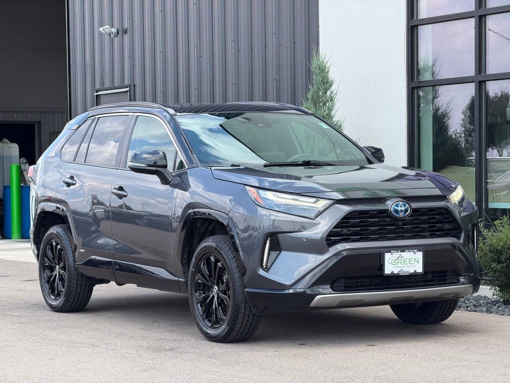 Used 2024 Toyota RAV4 XSE w/ Advanced Technology Package AWD/4WD image 4