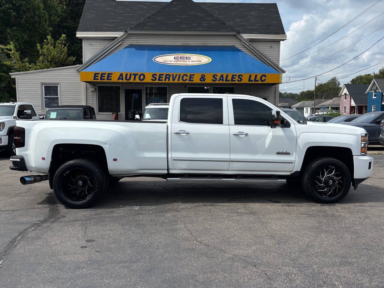 Used 2015 Chevrolet Silverado 3500 High Country w/ Duramax Plus Package AWD/4WD image 1