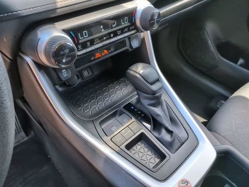 Used 2025 Toyota RAV4 XLE FWD image 20