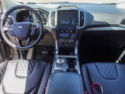 Used 2024 Ford Edge Titanium image 24