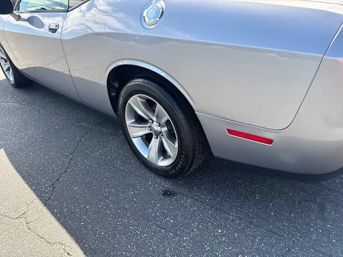 Used 2017 Dodge Challenger SXT RWD image 8