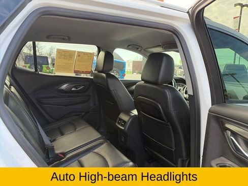 Used 2023 GMC Terrain SLT image 27