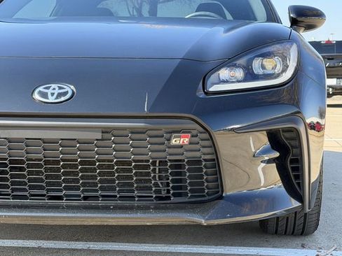 Used 2024 Toyota GR86 Premium image 9