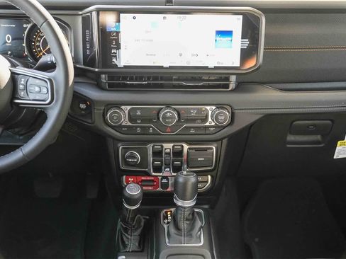 New 2026 Jeep Gladiator Mojave image 13