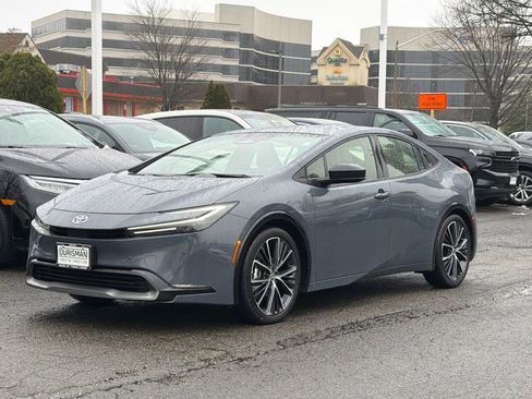 Used 2024 Toyota Prius XLE image 4