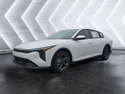 New 2025 Kia K4 LXS