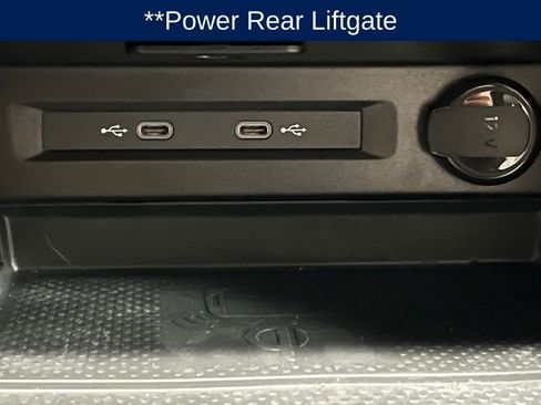 Used 2024 Volkswagen Tiguan SE R-Line image 13