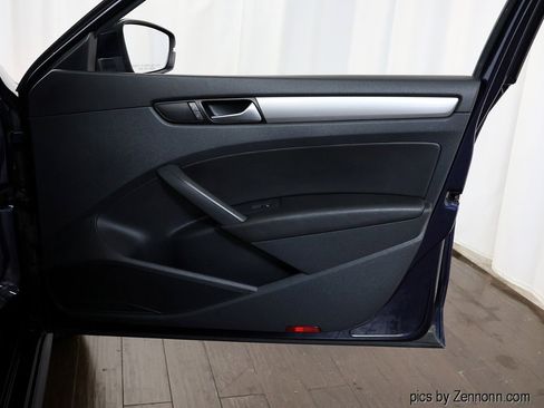 Used 2015 Volkswagen Passat 1.8T Limited Edition image 31