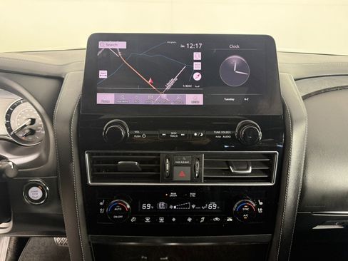 Used 2024 INFINITI QX80 Sensory AWD/4WD image 22