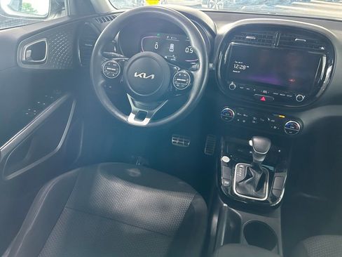 Used 2023 Kia Soul S image 9