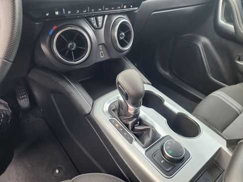 Used 2025 Chevrolet Blazer LT image 32