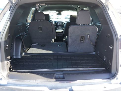 Used 2023 Chevrolet Traverse LT image 24