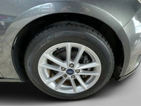 Used 2018 Ford Focus SE image 16