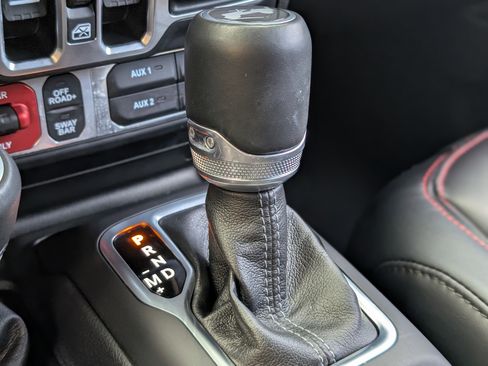 Used 2025 Jeep Wrangler Rubicon image 31