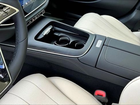New 2026 Mercedes-Benz E 450 4MATIC Sedan image 7