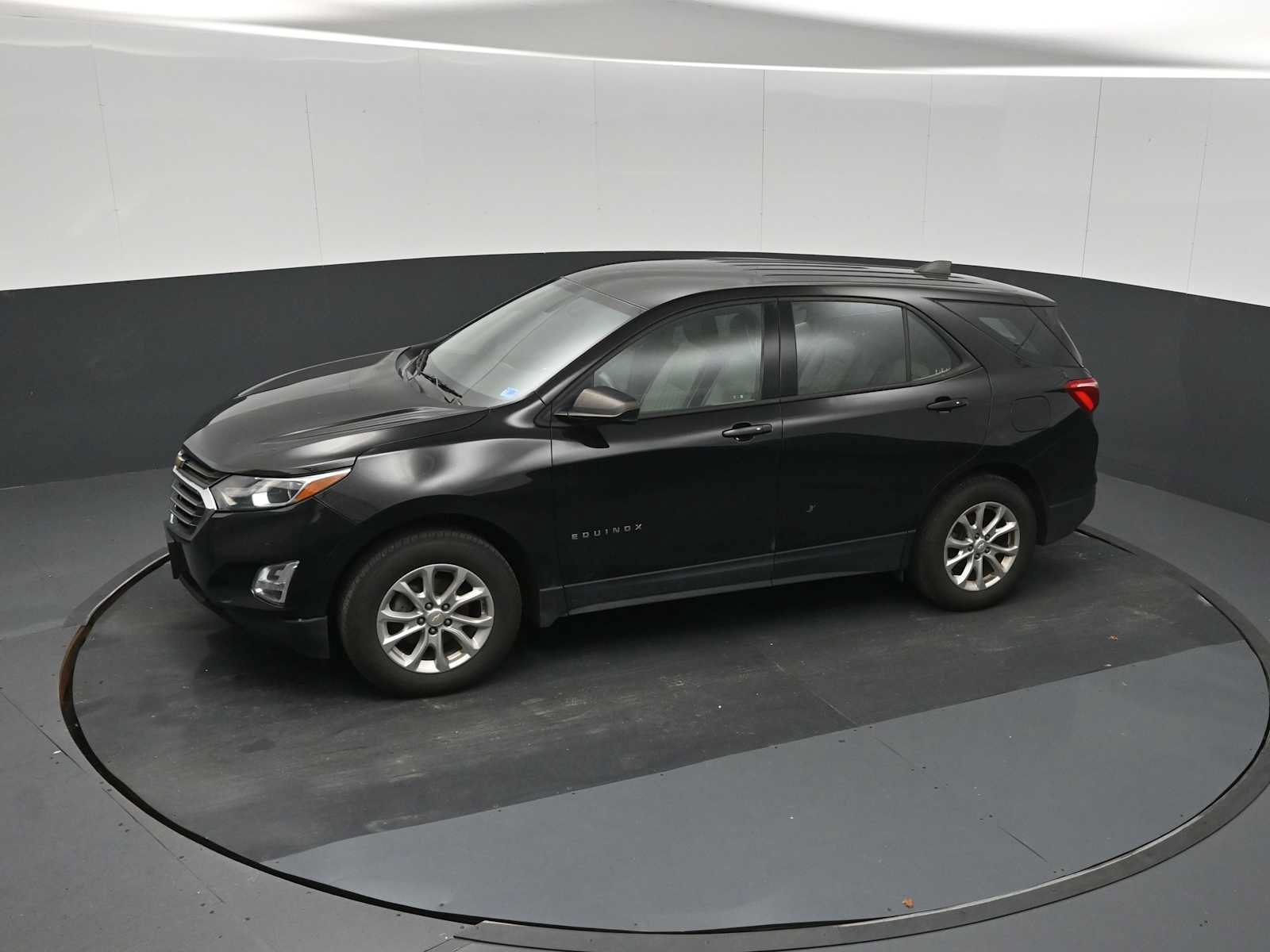 Used 2019 Chevrolet Equinox LS AWD/4WD image 12