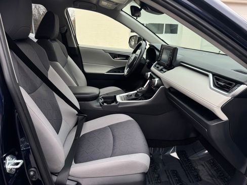 Used 2020 Toyota RAV4 XLE image 19