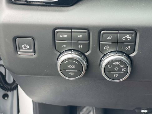New 2026 GMC Sierra 1500 AT4 w/ AT4 Premium Package AWD/4WD image 19