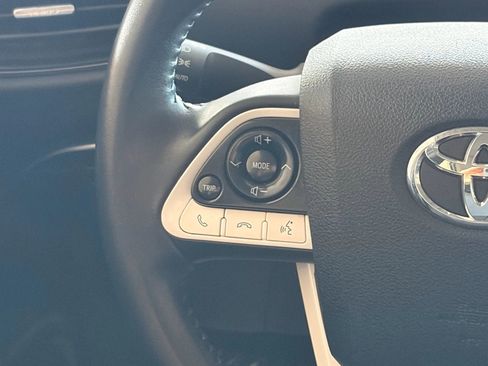 Used 2017 Toyota Prius Prime Premium image 30