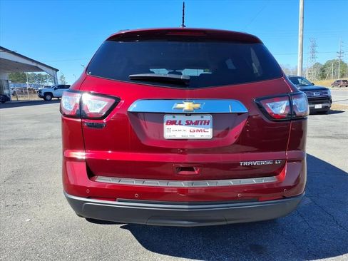 Used 2016 Chevrolet Traverse LT w/ Style and Technology Package image 6