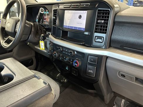 Used 2023 Ford F350 XLT AWD/4WD image 24