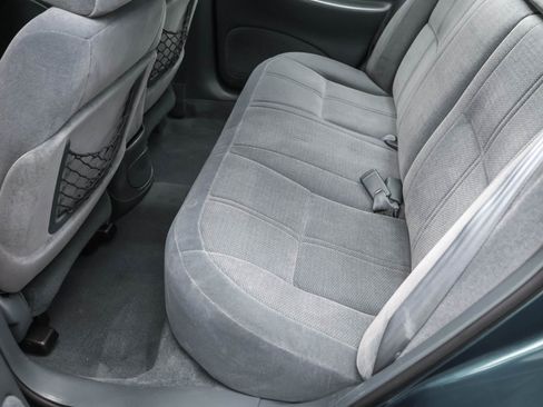 Used 1997 Ford Taurus GL FWD image 14