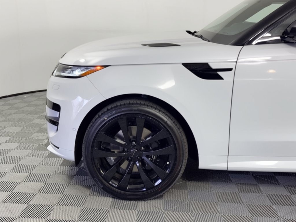 New 2027 Land Rover Range Rover Sport Dynamic SE AWD/4WD image 13