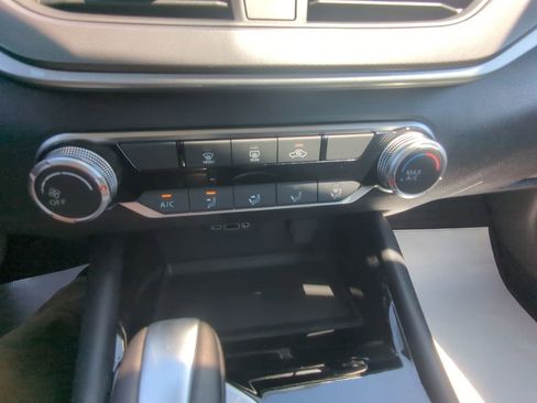 Used 2023 Nissan Altima 2.5 SR AWD/4WD image 19