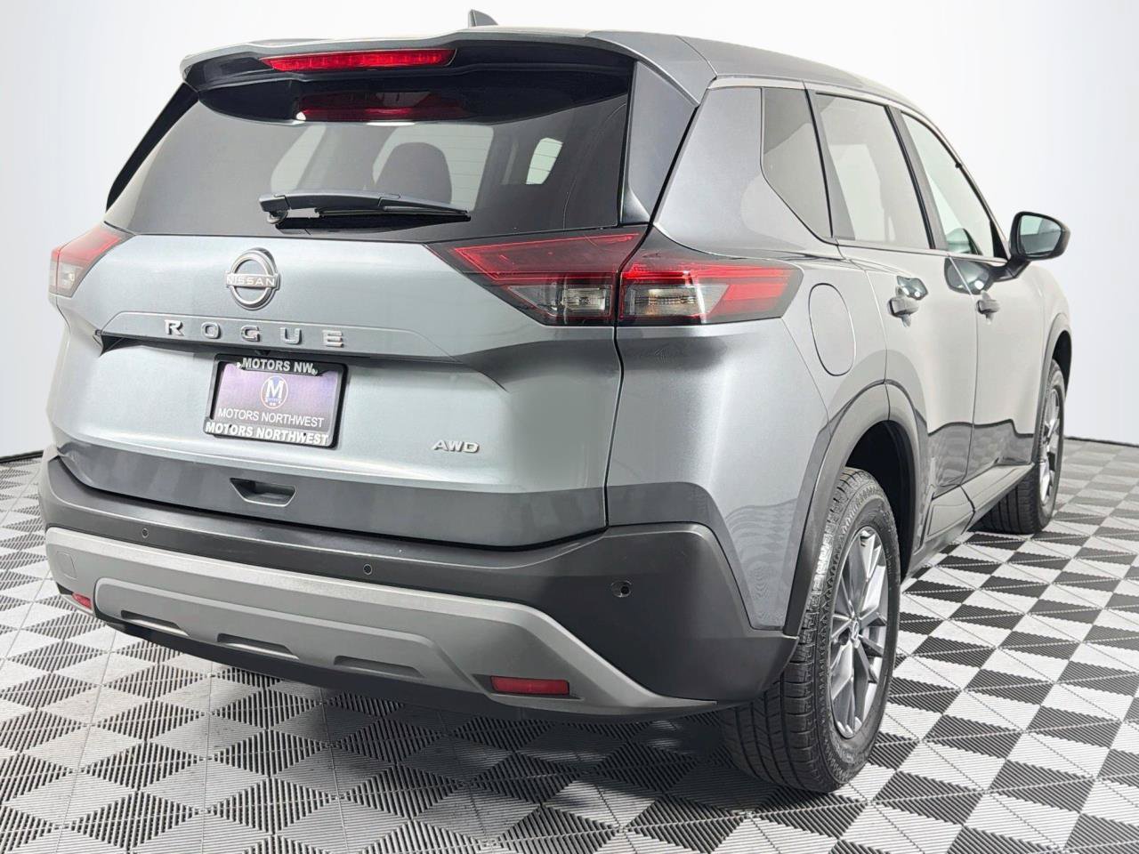 Used 2023 Nissan Rogue S AWD/4WD image 24