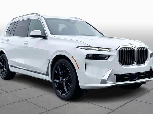 Certified 2025 BMW X7 xDrive40i w/ Premium Package image 2