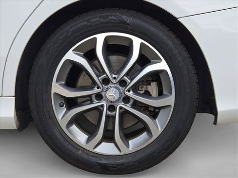 Used 2018 Mercedes-Benz C 300 Sedan image 24