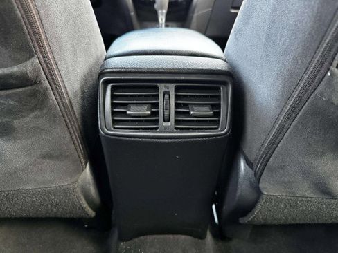 Used 2015 Nissan Rogue SV image 36