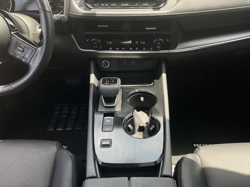 Used 2023 Nissan Rogue SV w/ SV Premium B Package FWD image 15
