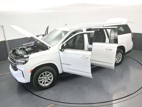 Used 2024 Chevrolet Suburban LT image 69