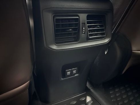 Used 2019 Toyota RAV4 XLE w/ Phone Cable & Charge Package image 36