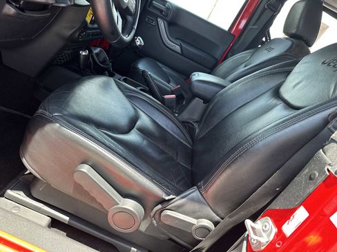 Used 2018 Jeep Wrangler Sport AWD/4WD image 11